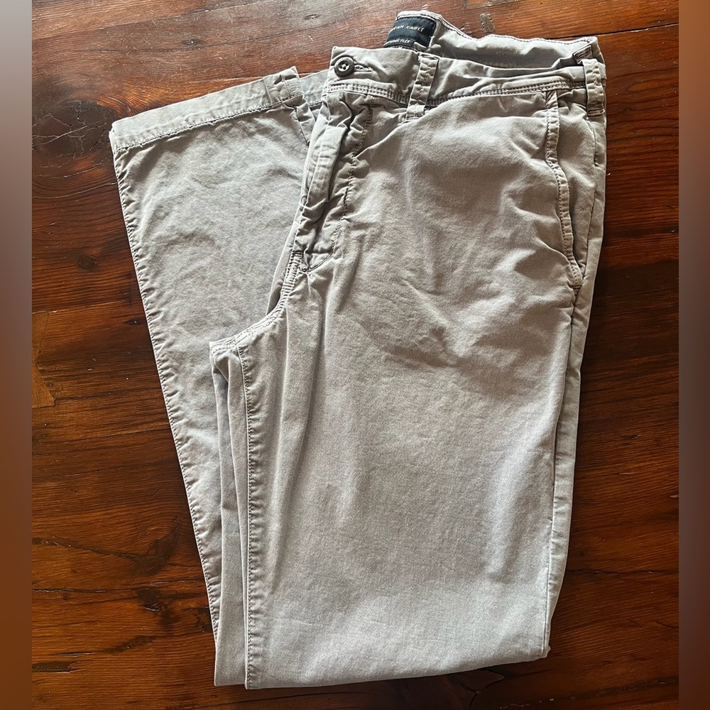 American Eagle Outfitters Light Tan Chinos